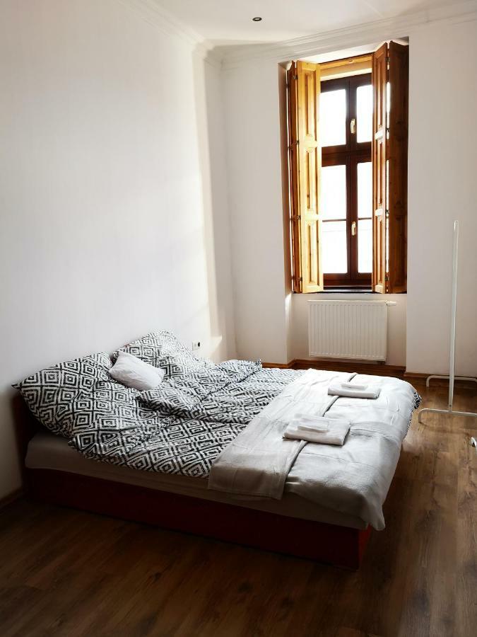 King 38-1 Apartman Apartment Pecs Exterior photo